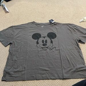 NWT GAP Disney boxy Tee. Gray and black XXL